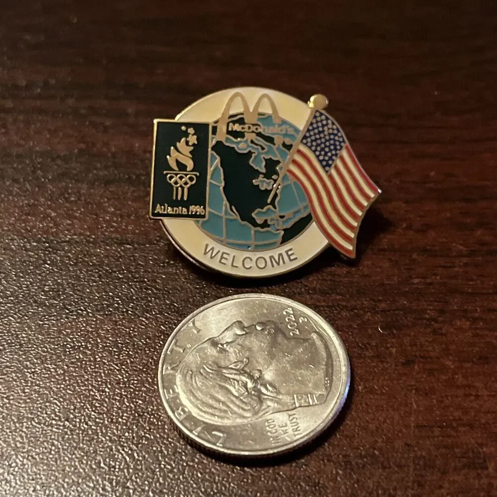 McDonald’s 1996 Atlanta Olympics USA America Flag Welcome Employee Lapel Hat Pin